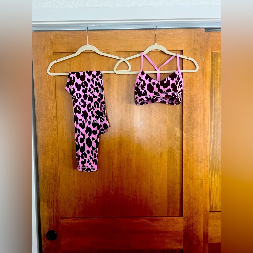 FLEO matching workout set. Bra (Small) and pants (XS). Pink Cheetah pattern.